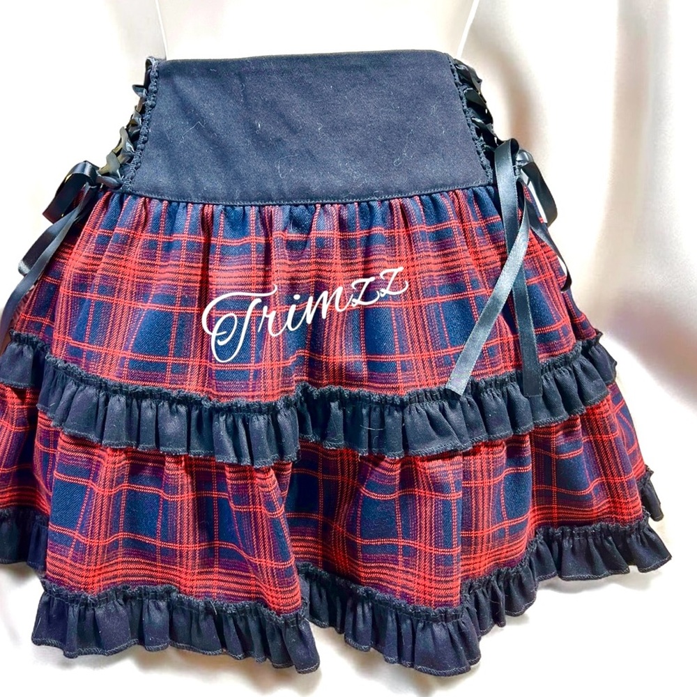 Size Small……Black & Red Pleated‎ Skirt. New #436. The Grave Girls